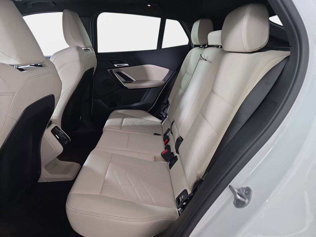 Used 2025 BMW X2 xDrive28i w/ Technology Package image 17