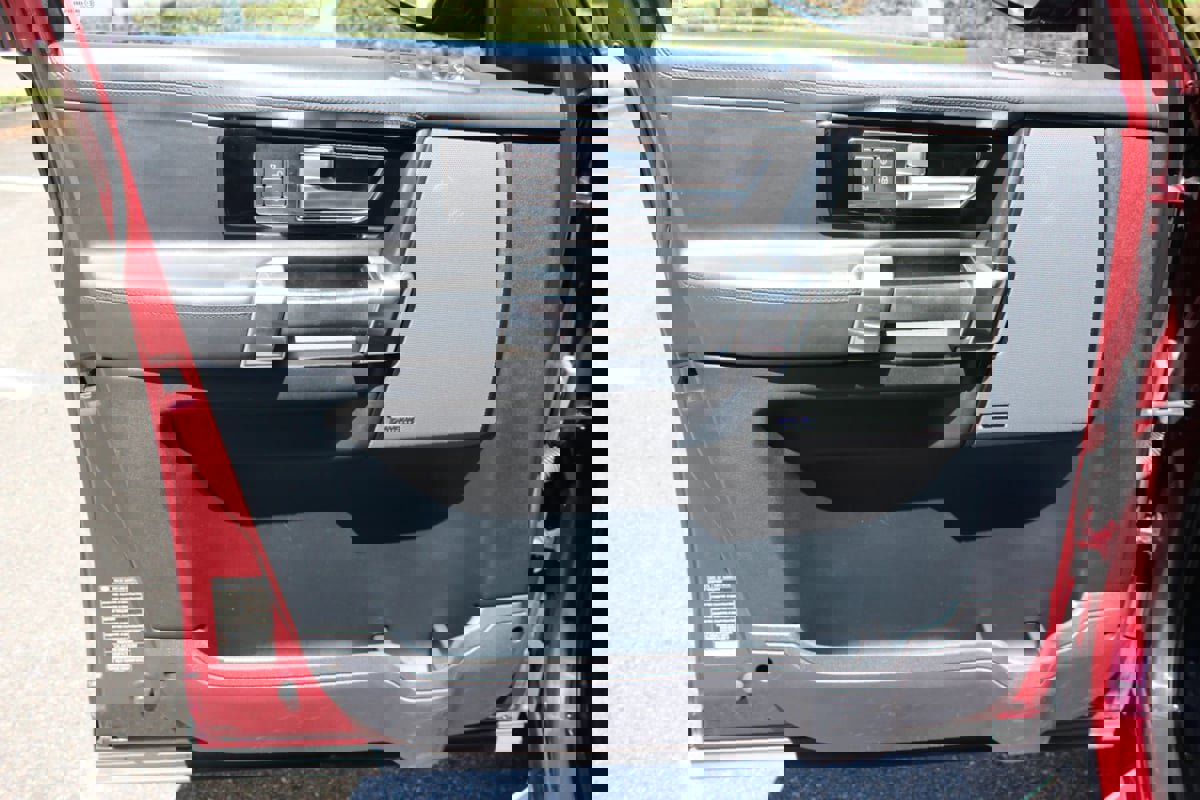 Used 2015 Land Rover LR4 HSE LUX image 18