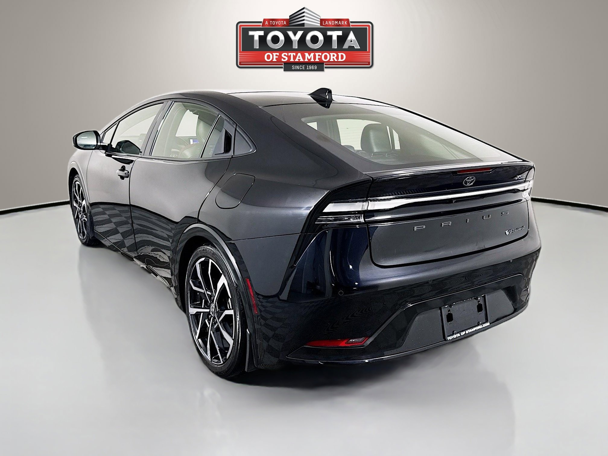 Used 2024 Toyota Prius Prime FWD image 5