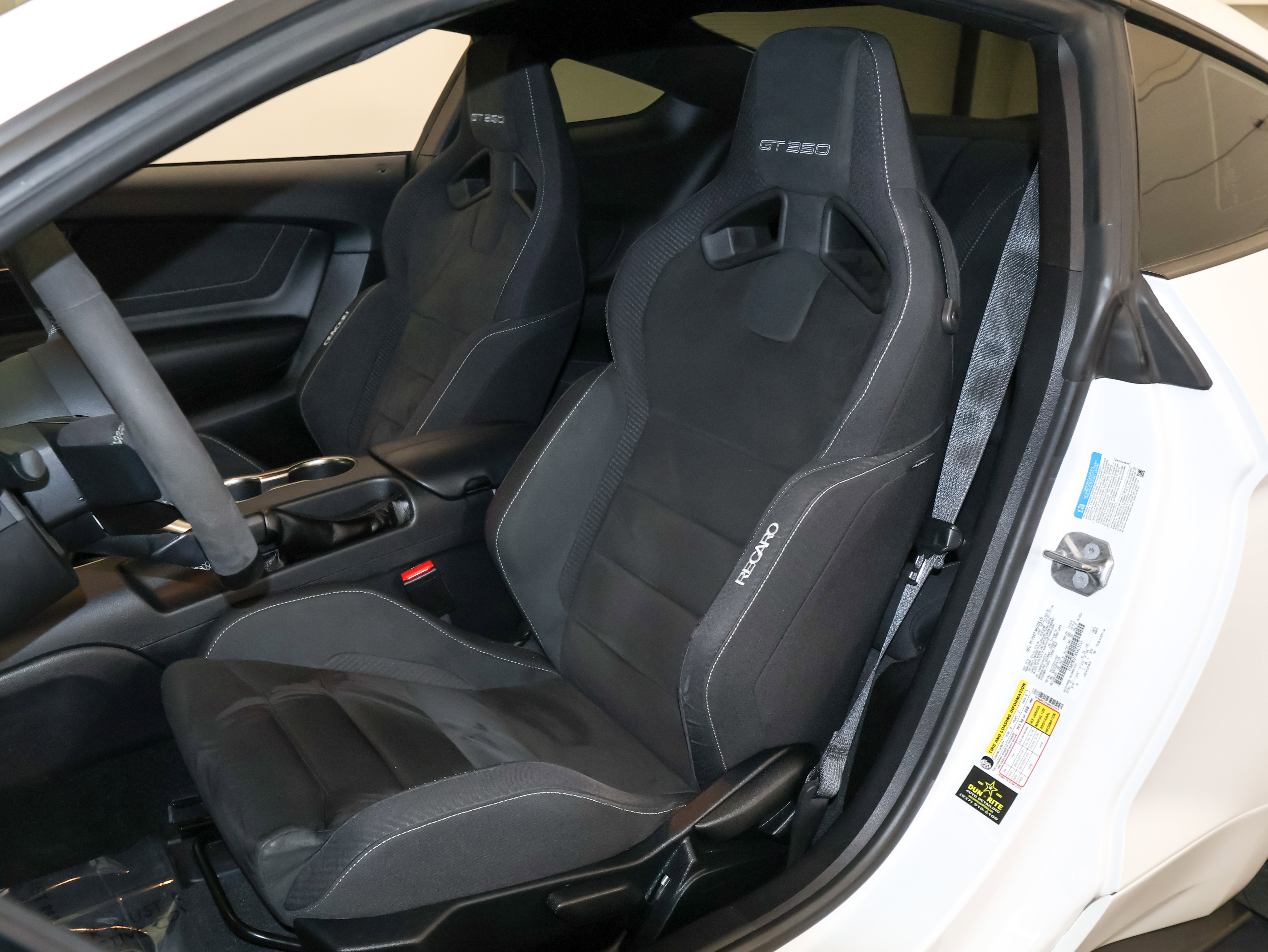 Used 2017 Ford Mustang Shelby GT350 w/ Electronics Package RWD image 14