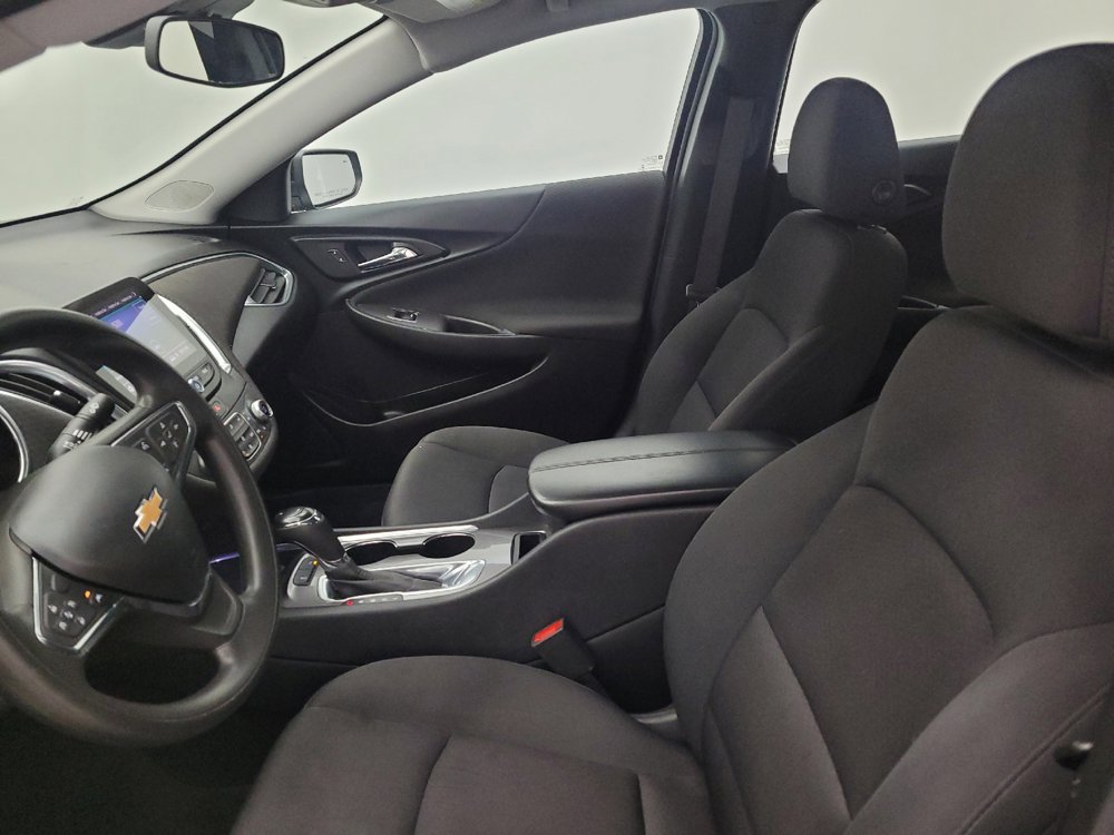 Used 2020 Chevrolet Malibu LT FWD image 17