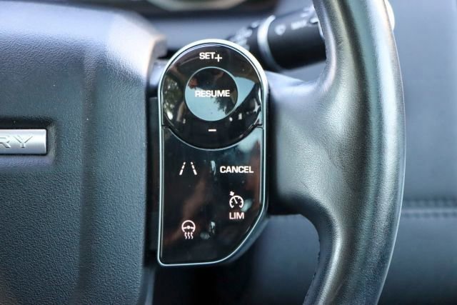 Used 2020 Land Rover Discovery Sport S image 30