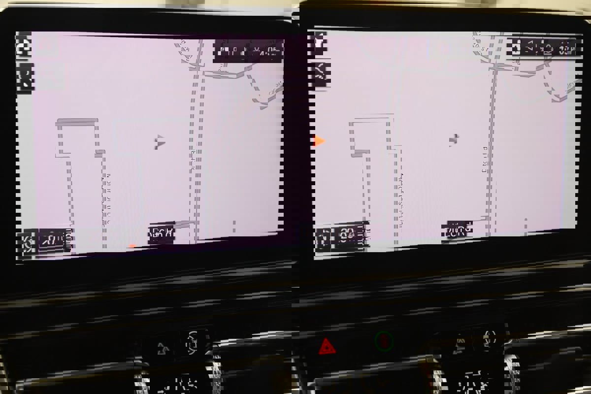 Used 2025 BMW M850i xDrive Coupe w/ M Sport Professional Package image 9