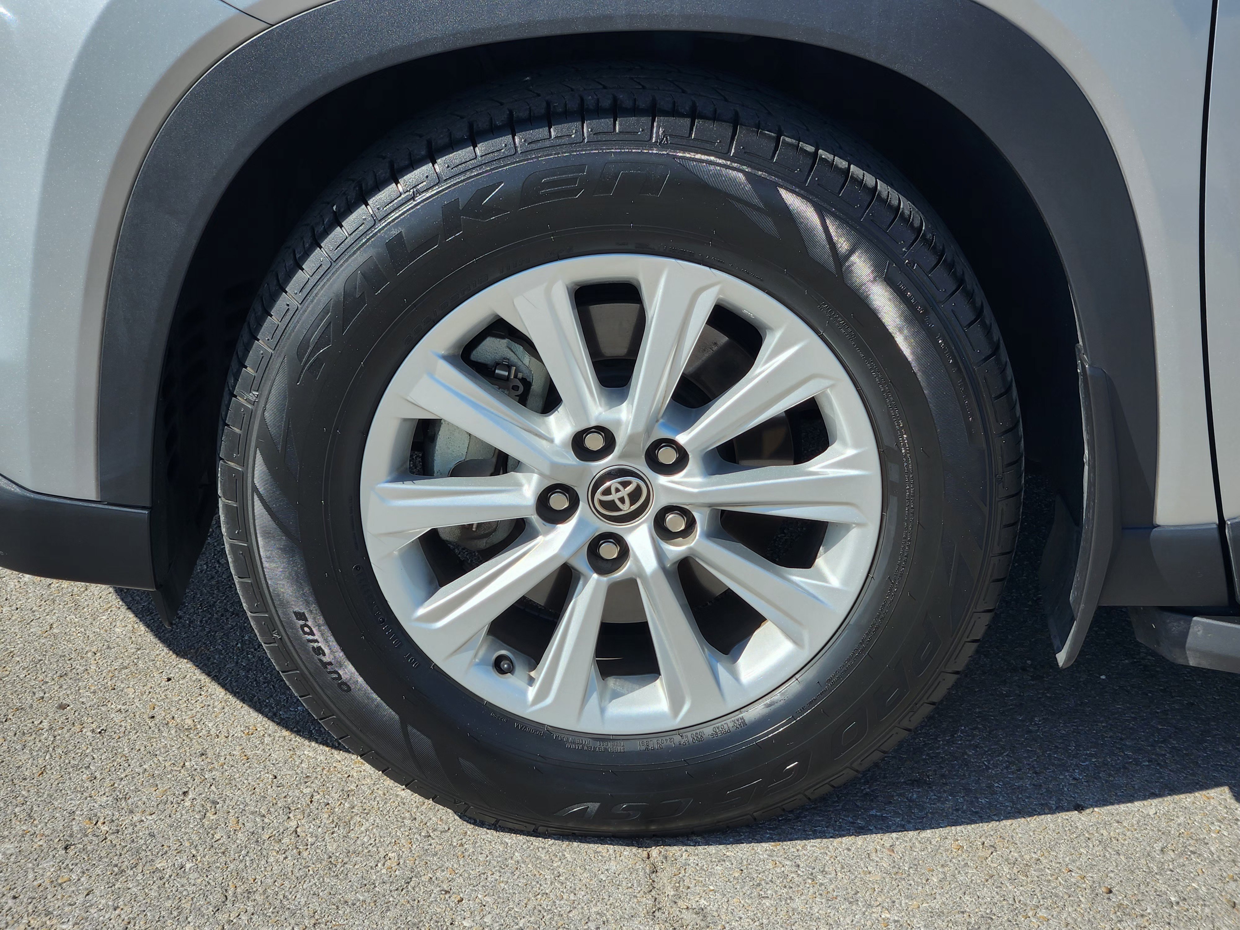Used 2025 Toyota Grand Highlander AWD Hybrid image 10