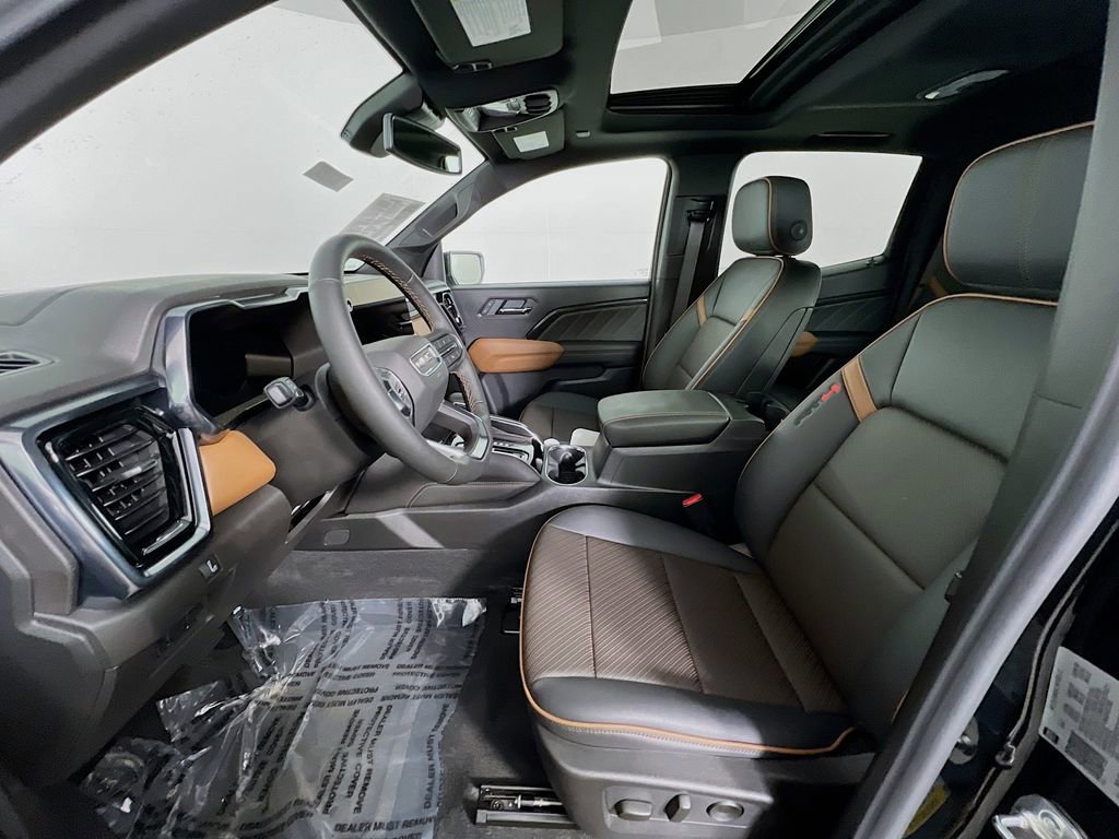 Certified 2025 GMC Canyon AT4 w/ Nightfall Edition image 18