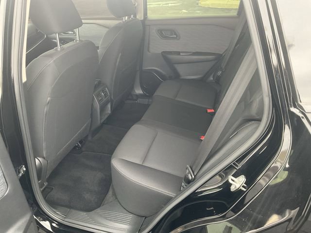 Used 2023 Nissan Rogue S image 12