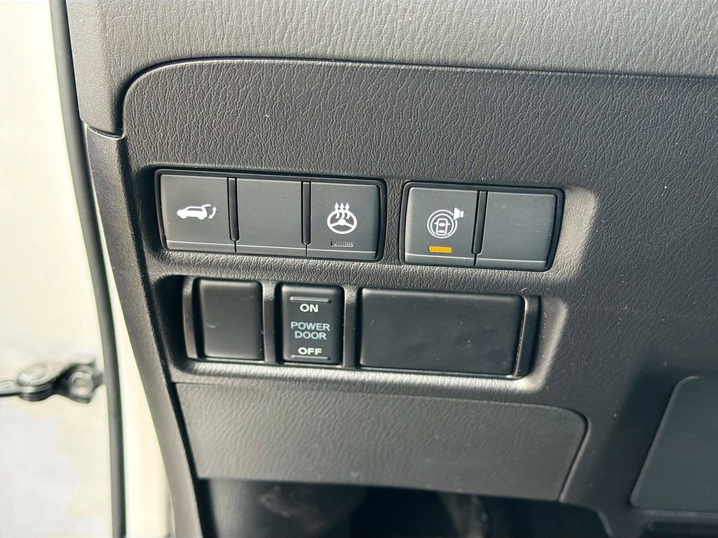 Used 2024 Nissan Armada SL image 38