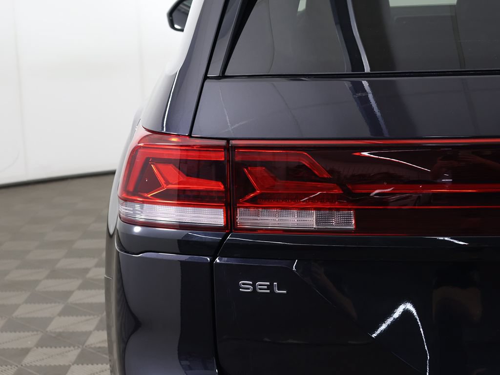 Used 2024 Volkswagen Atlas Peak Edition SEL AWD/4WD image 19