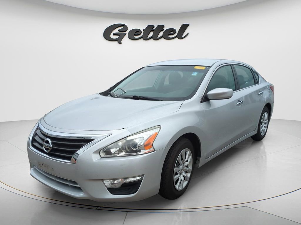 Used 2013 Nissan Altima 2.5 S FWD image 1