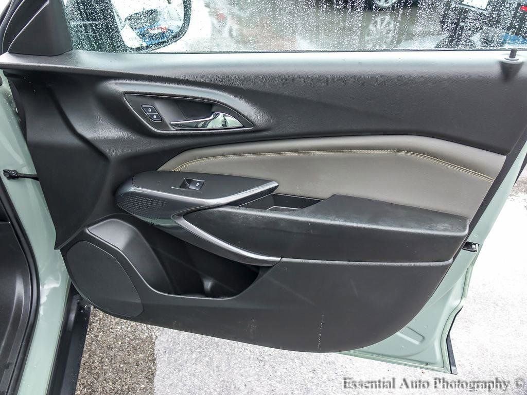 Used 2024 Chevrolet Trax ACTIV w/ Sunroof Package image 24