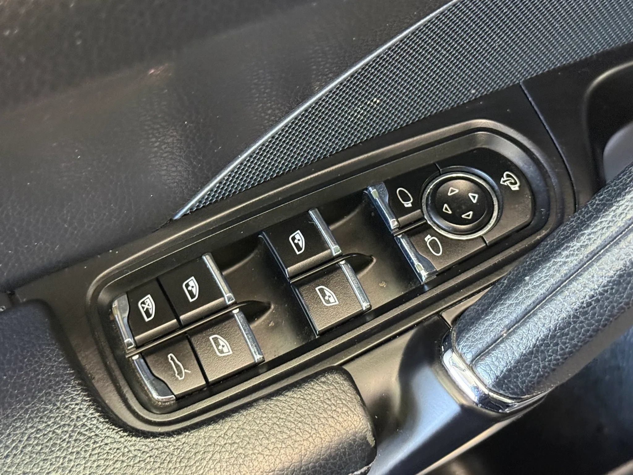 Used 2017 Porsche Cayenne Platinum Edition AWD/4WD image 55