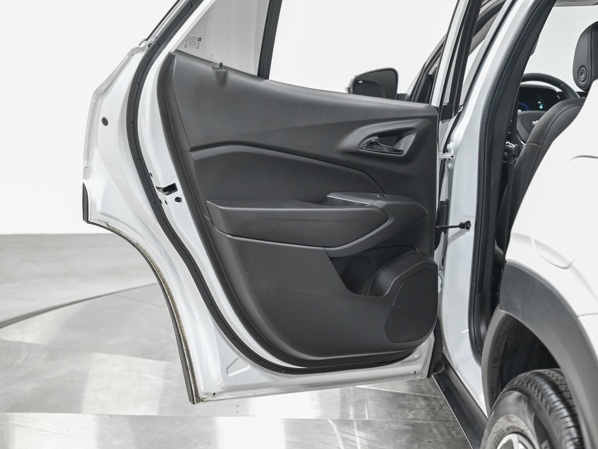 Used 2025 Chevrolet Trax LT w/ Driver Confidence Package FWD image 27