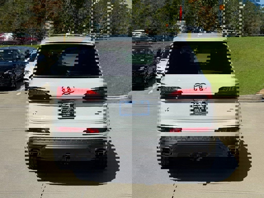 New 2025 Audi Q7 3.0T Prestige image 12