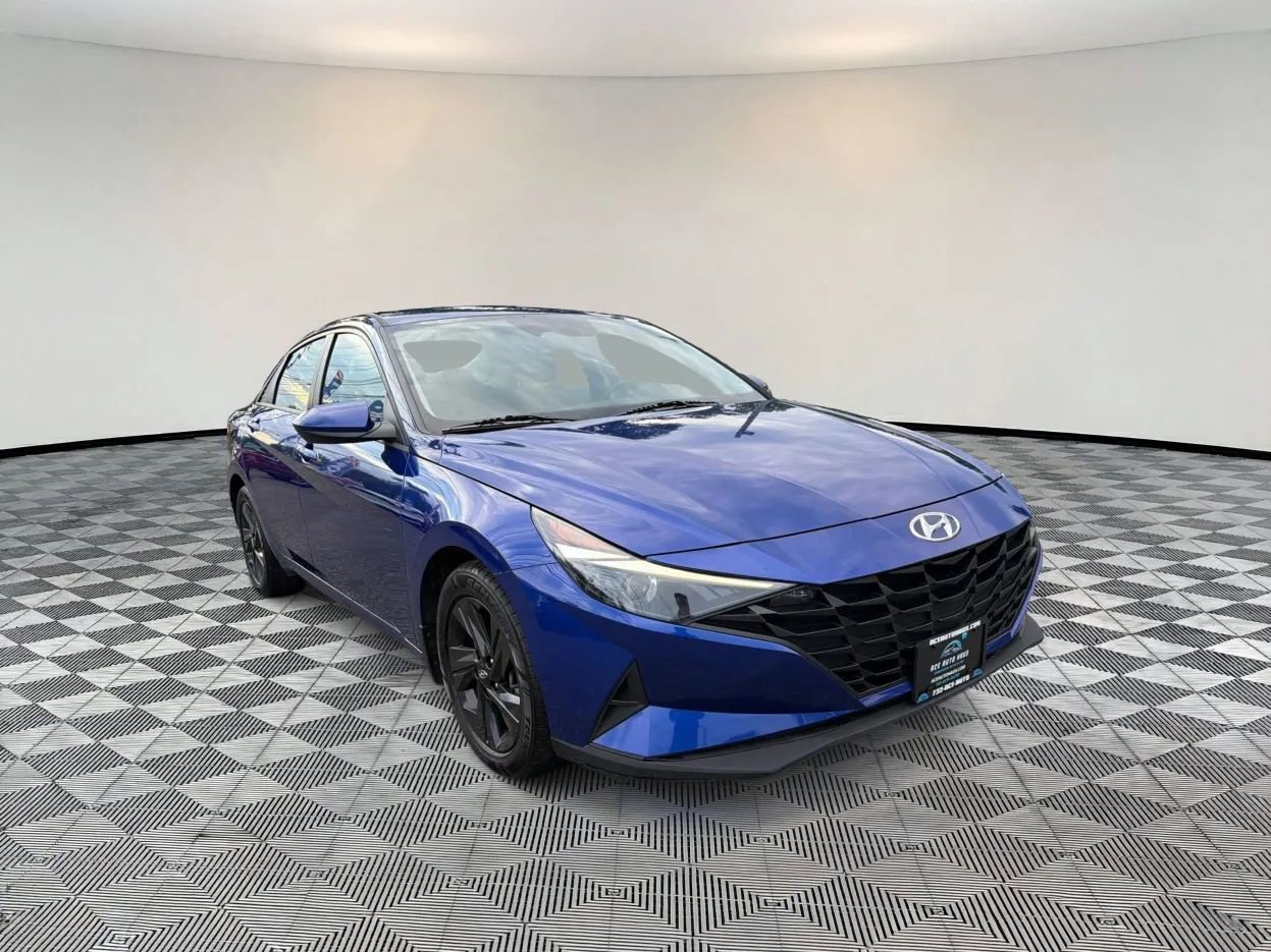 Used 2022 Hyundai Elantra SEL w/ Convenience Package FWD image 1