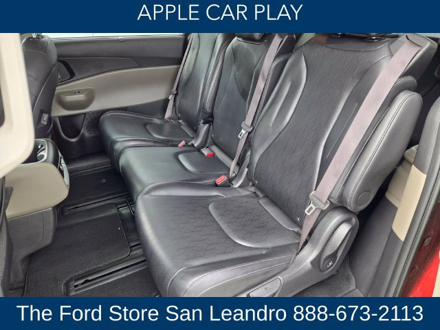 Used 2025 Kia Carnival EX FWD image 15
