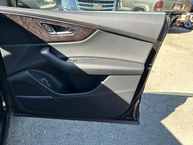 Used 2022 Audi Q8 Premium Plus w/ Premium Plus Package image 24