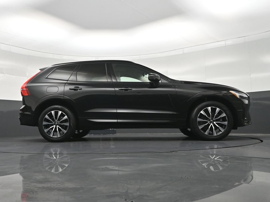 Used 2024 Volvo XC60 B5 Core w/ Protection Package Premier AWD/4WD image 28
