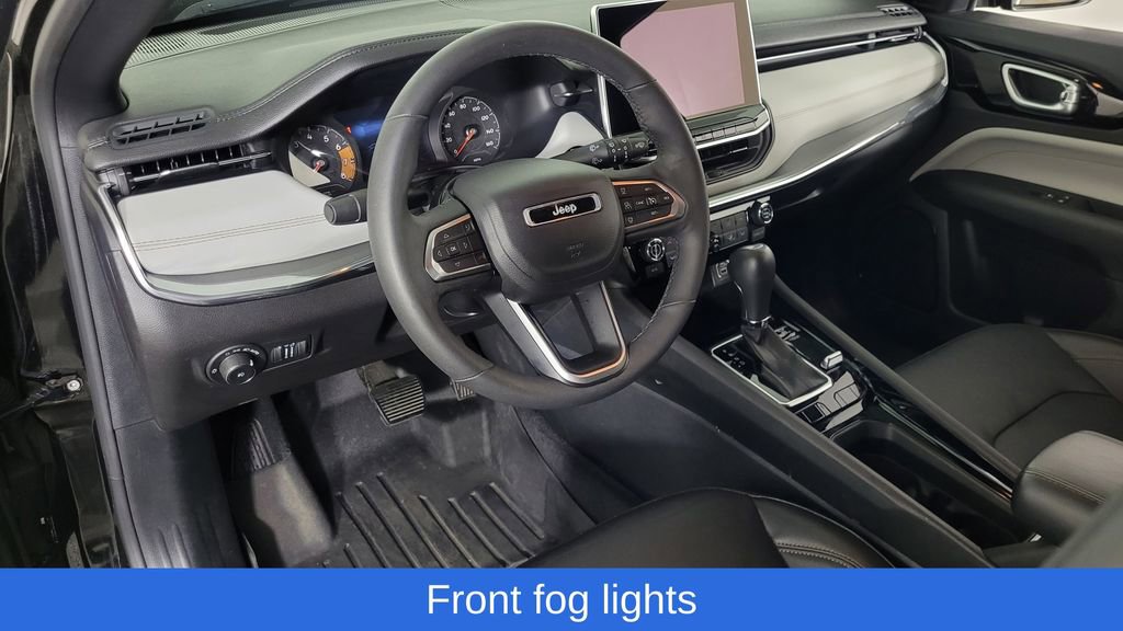 Used 2023 Jeep Compass Limited image 14