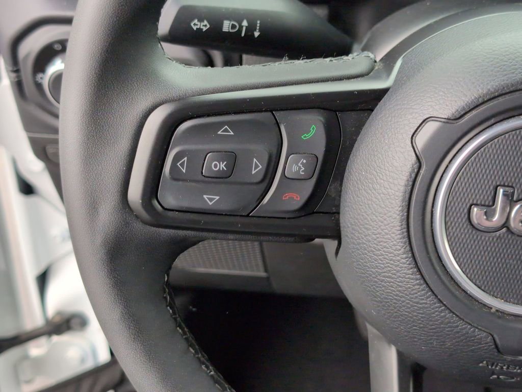 Used 2025 Jeep Wrangler Unlimited Rubicon image 21