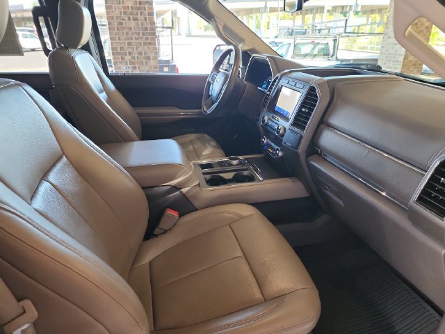 Used 2020 Ford Expedition Max XLT w/ Equipment Group 202A RWD image 13