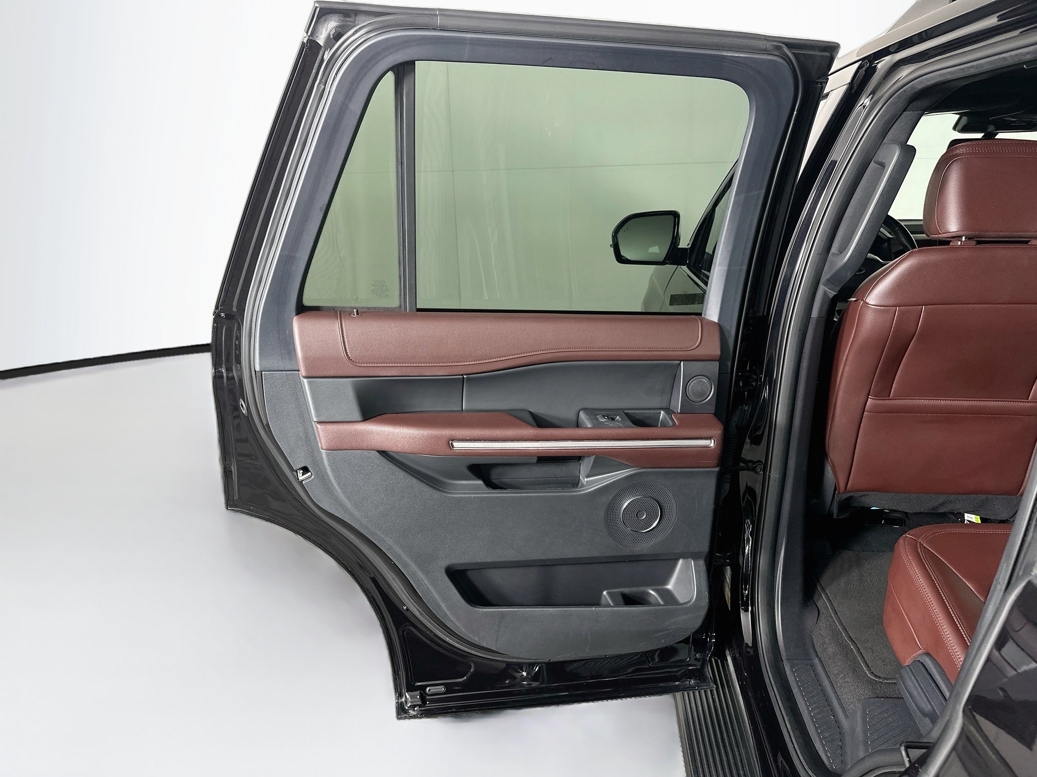 Used 2024 Ford Expedition Limited RWD image 25