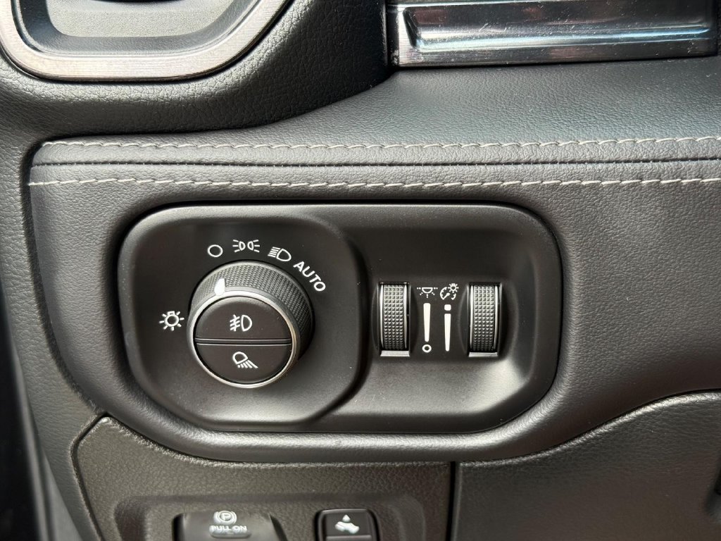 Used 2022 RAM 1500 Limited AWD/4WD image 36