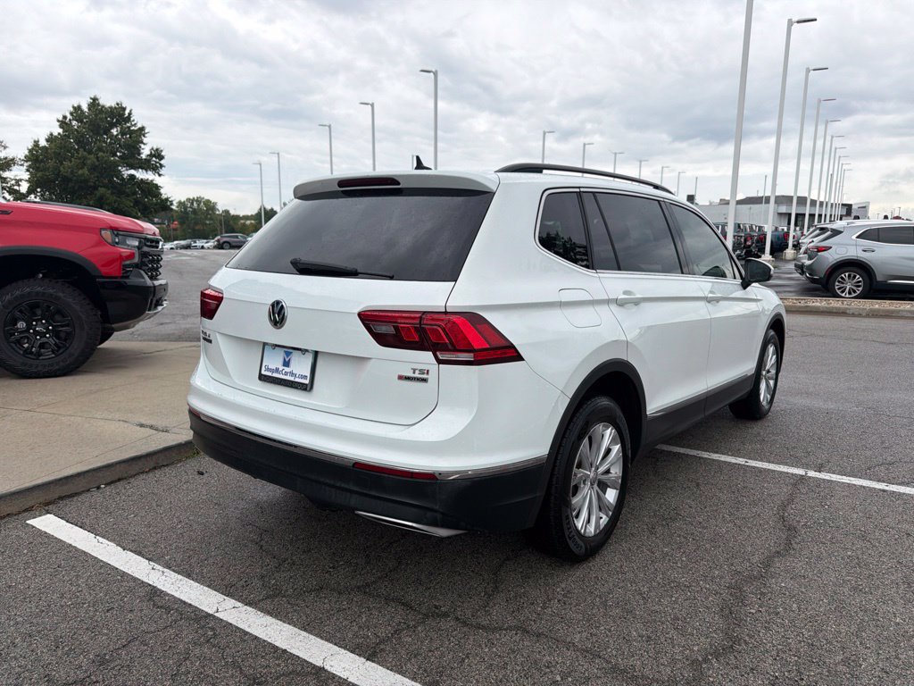 Used 2018 Volkswagen Tiguan SE w/ 3rd Row Seat Package AWD/4WD image 3
