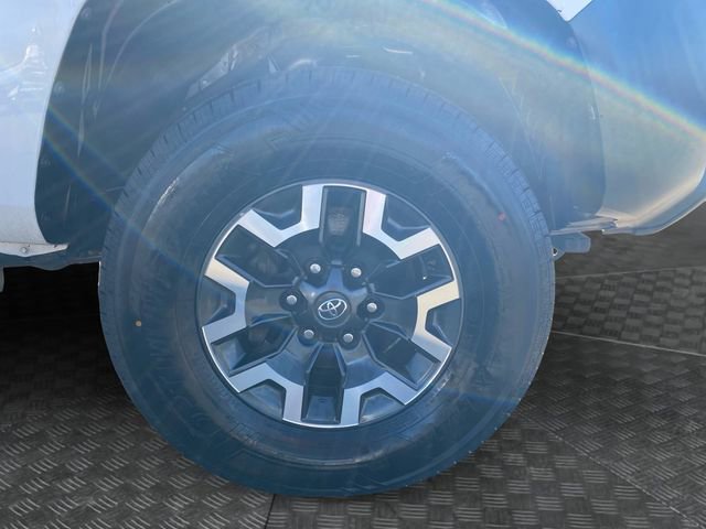 Used 2019 Toyota Tacoma SR w/ Exterior Package image 33