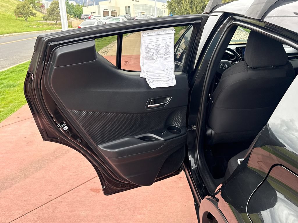 Used 2018 Toyota C-HR XLE FWD image 19