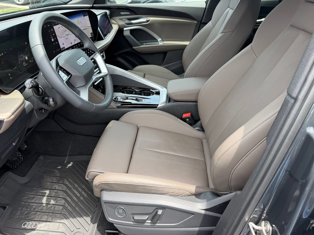 Certified 2025 Audi Q5 Prestige AWD/4WD image 3