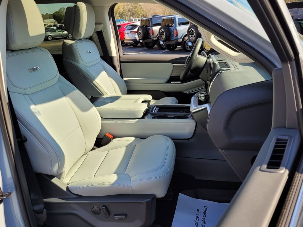 New 2026 Ford Expedition Max Platinum w/ Driver's Package image 17