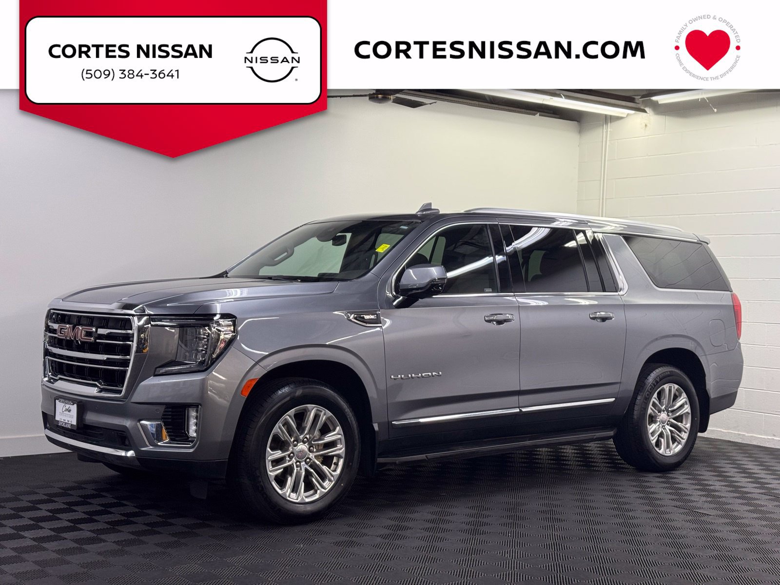 Used 2022 GMC Yukon XL SLT w/ SLT Luxury Package AWD/4WD image 1