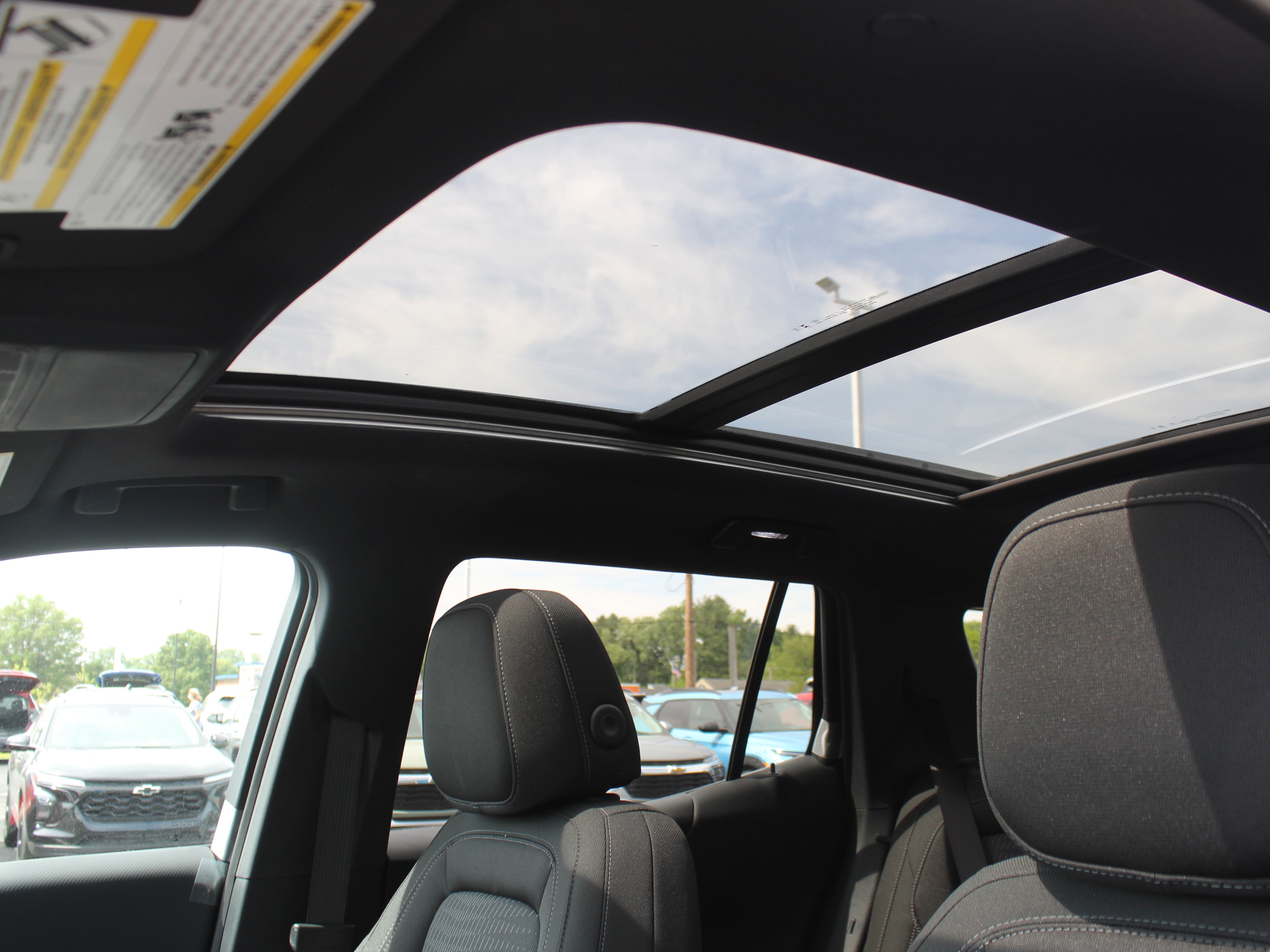 New 2026 Chevrolet Equinox LT w/ Midnight Edition FWD image 10