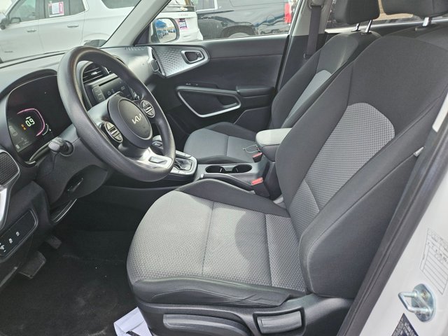 Used 2023 Kia Soul LX w/ Option Group 015 image 9