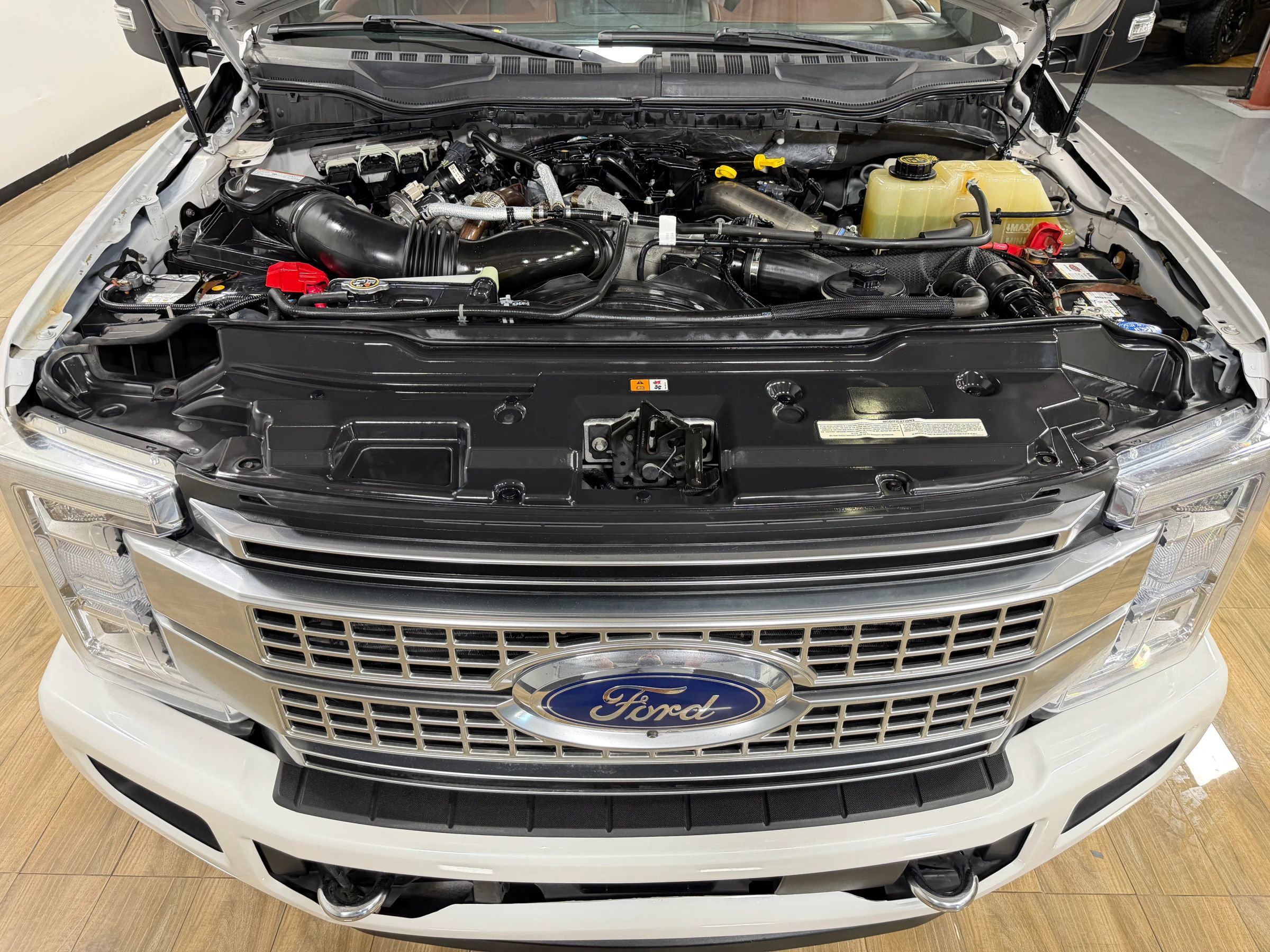 Used 2019 Ford F350 Platinum w/ Platinum Ultimate Package AWD/4WD image 11