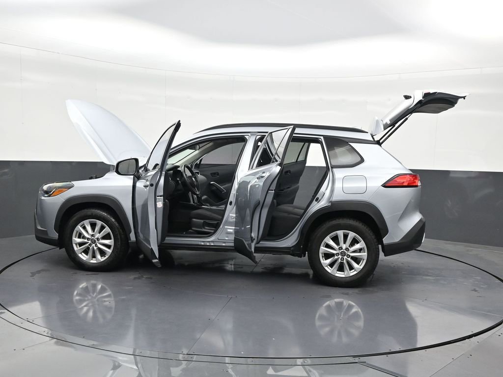 Used 2023 Toyota Corolla Cross LE FWD image 33