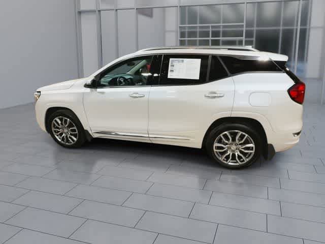 Used 2022 GMC Terrain Denali w/ Denali Premium Package AWD/4WD image 6