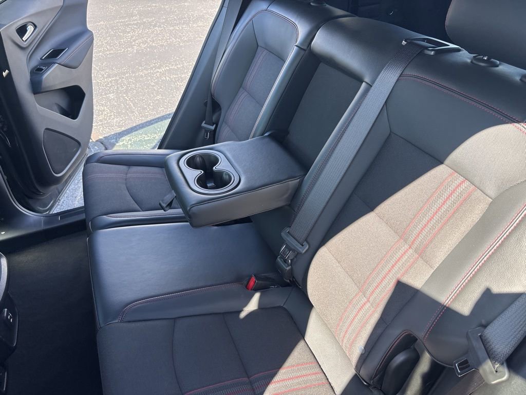 Used 2023 Chevrolet Equinox RS FWD image 43