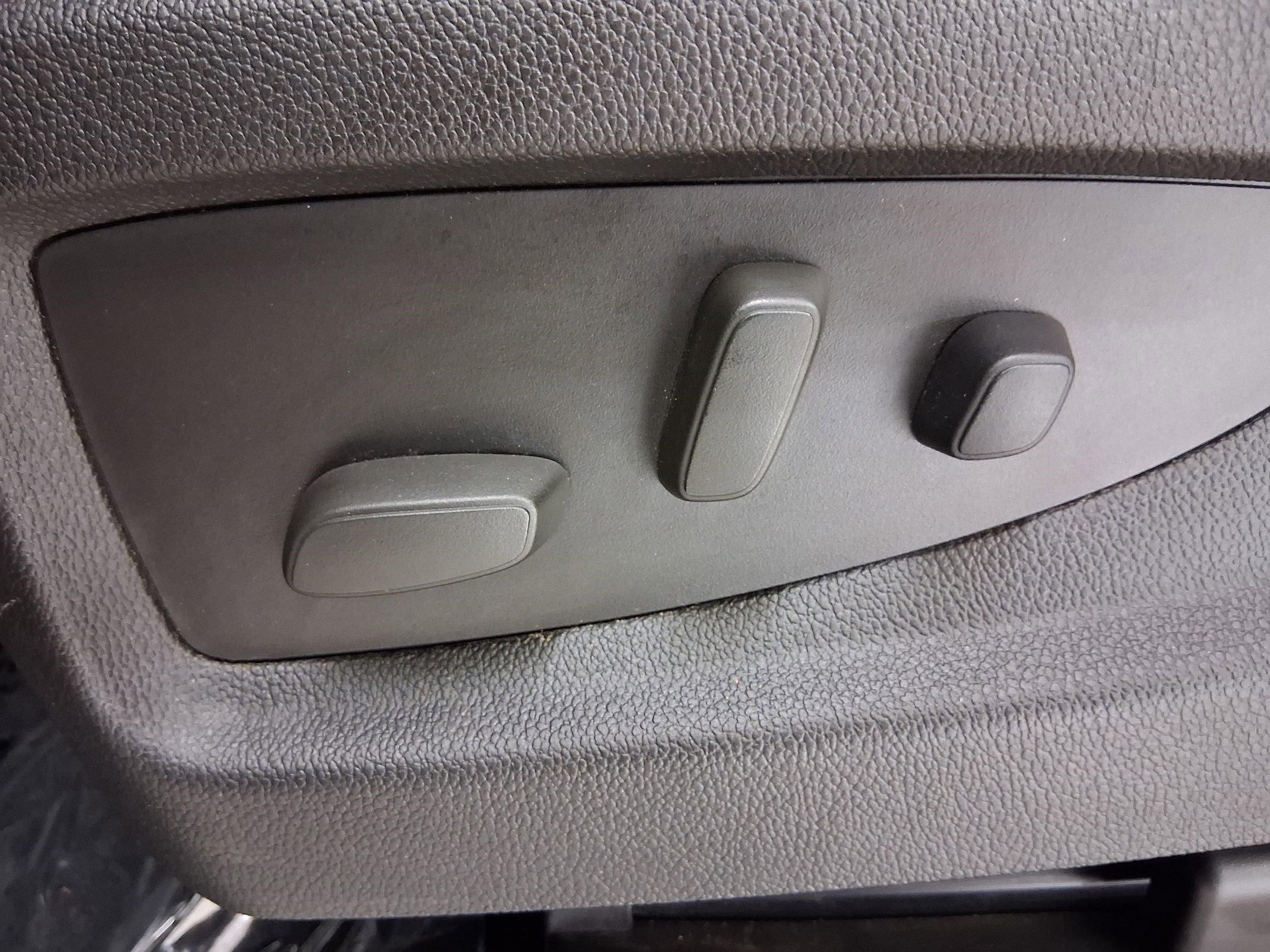 Used 2016 GMC Yukon SLT w/ Open Road Package image 13