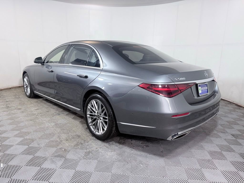 Used 2022 Mercedes-Benz S 580 4MATIC Sedan image 4