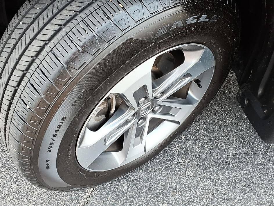 Used 2025 Honda Pilot EX-L image 10