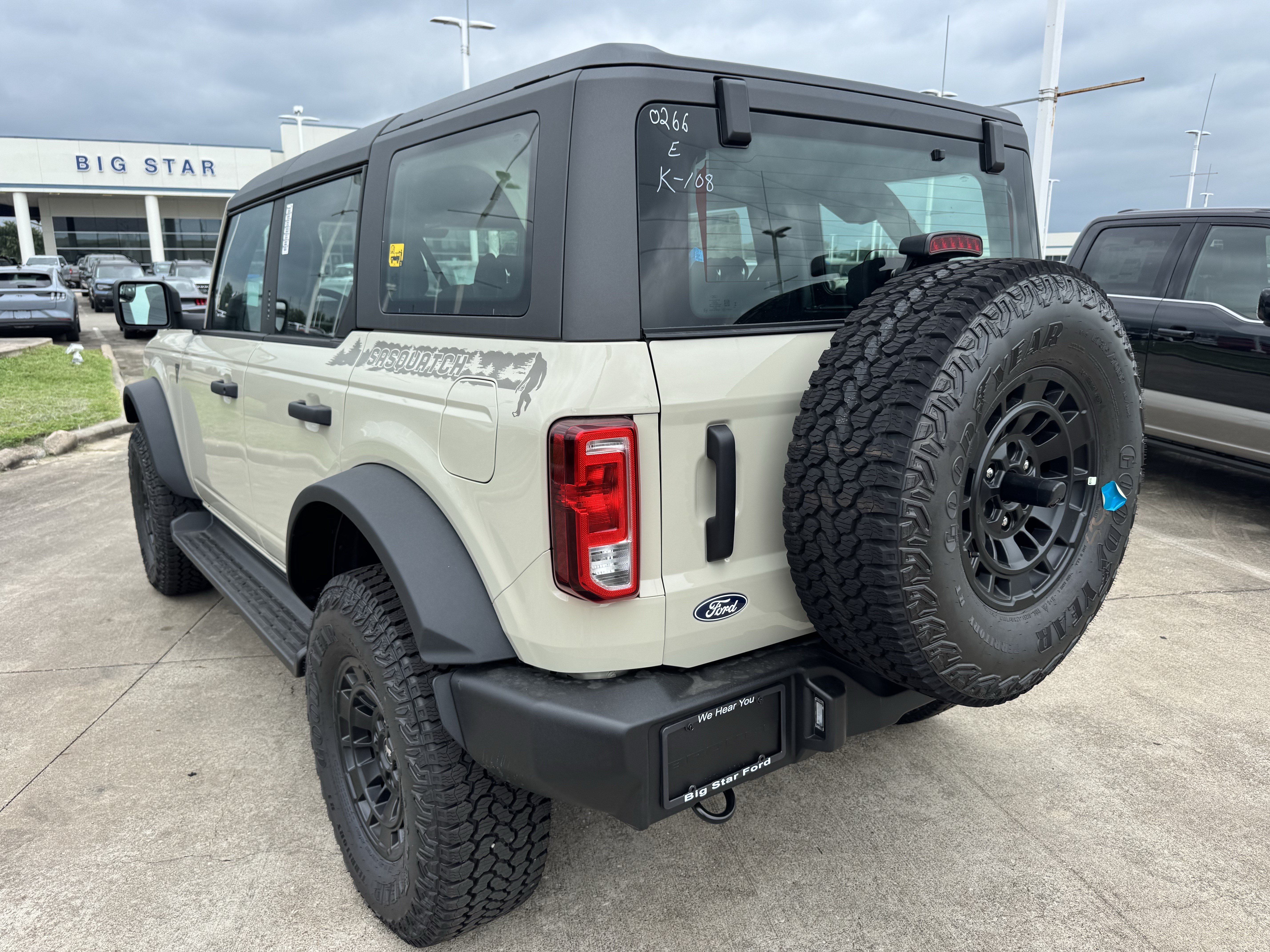 New 2026 Ford Bronco 4-Door w/ Sasquatch Package AWD/4WD image 6