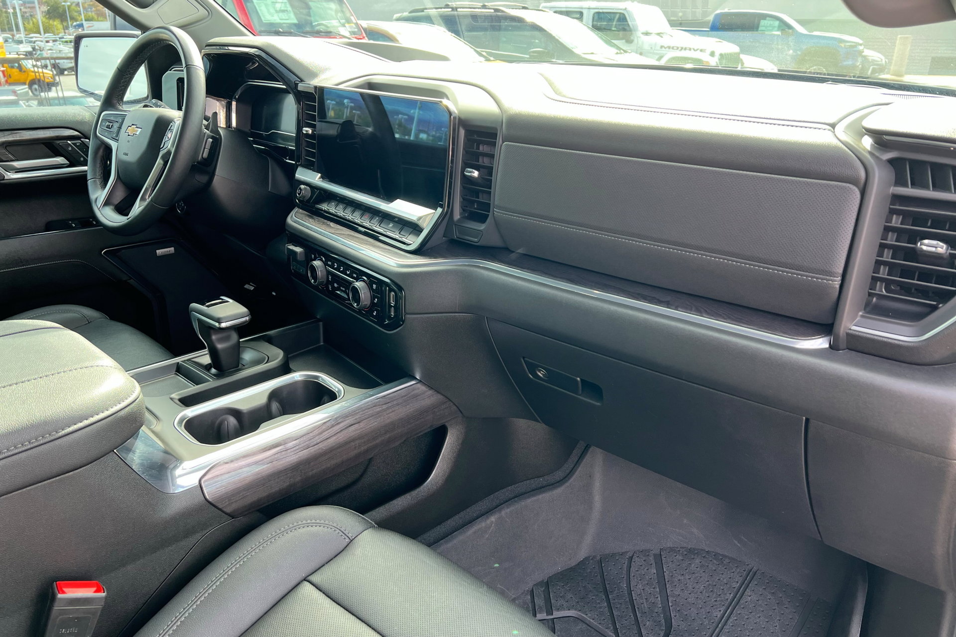 Certified 2023 Chevrolet Silverado 1500 LTZ w/ Technology Package image 24