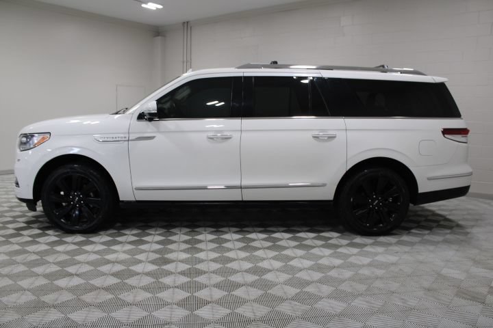 Used 2022 Lincoln Navigator L Reserve AWD/4WD image 9