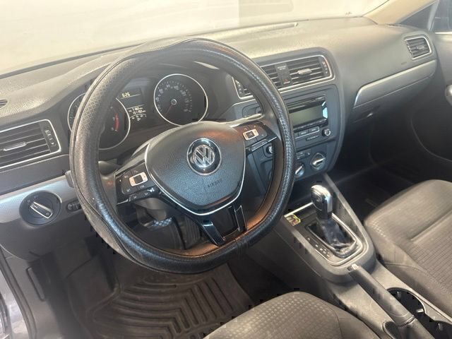 Used 2015 Volkswagen Jetta SE FWD image 13