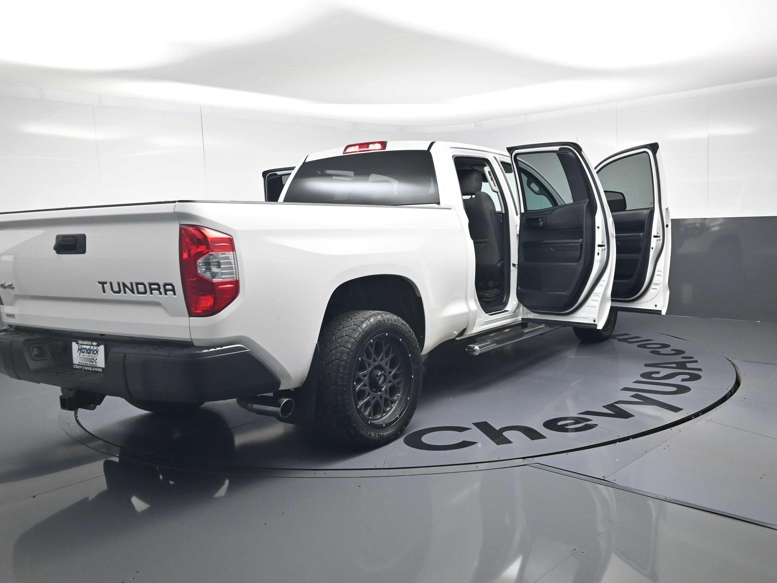 Used 2018 Toyota Tundra SR image 26