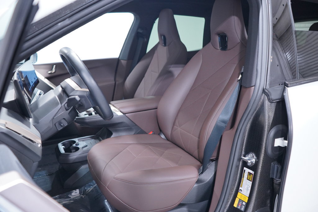 Used 2024 BMW iX xDrive50 AWD/4WD image 7