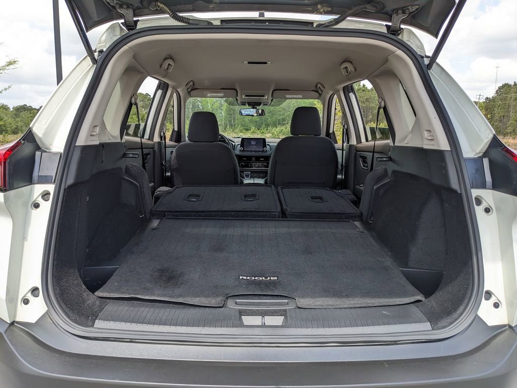 Used 2023 Nissan Rogue S image 39