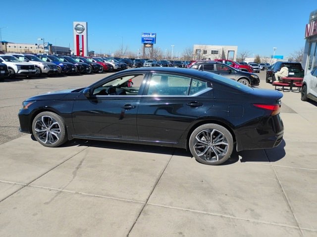 Used 2023 Nissan Altima 2.5 SR w/ SR Premium Package image 8