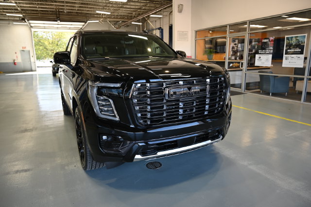 New 2026 GMC Yukon Denali Ultimate AWD/4WD image 3